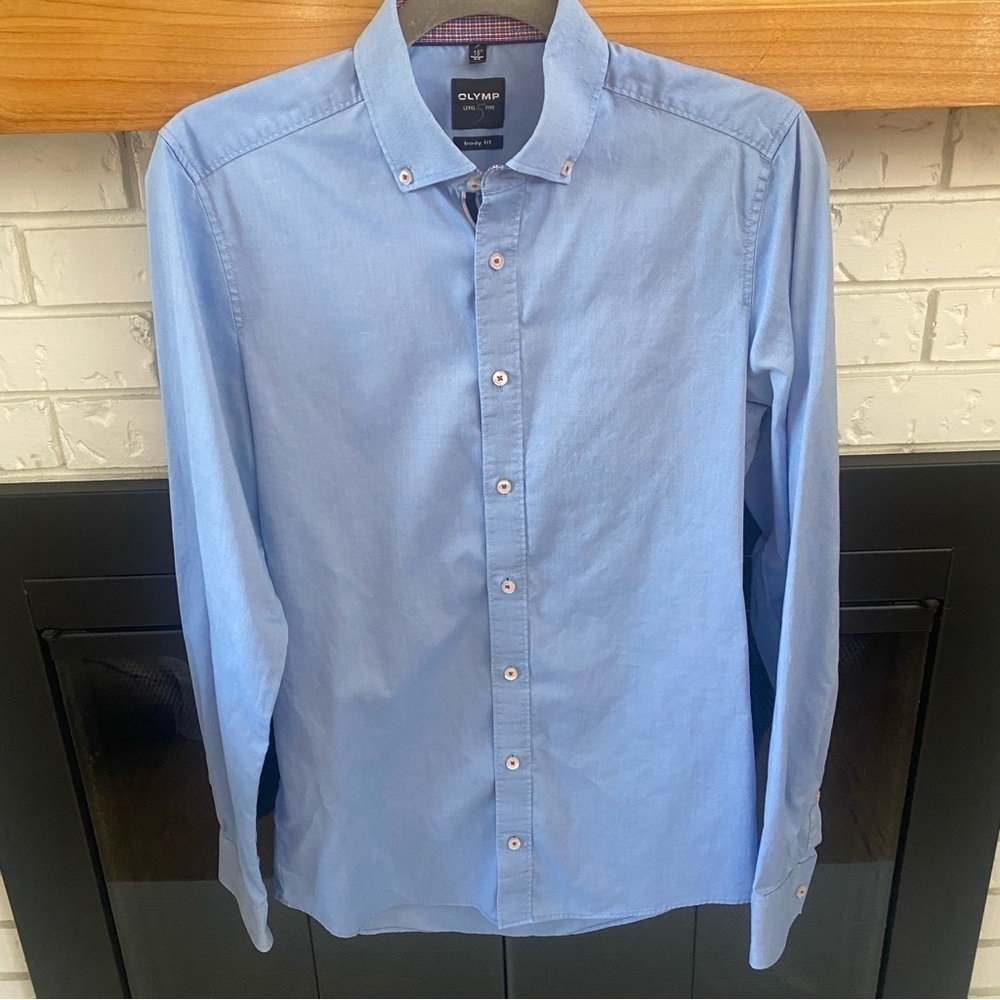Light Blue Dress Shirt with Long Sleeves and Standard Collar